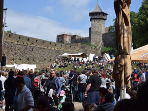 FOTOGALERIE: Středověká společnost ovládla Helfštýn. Podívejte se na fotky z prvního dne festivalu