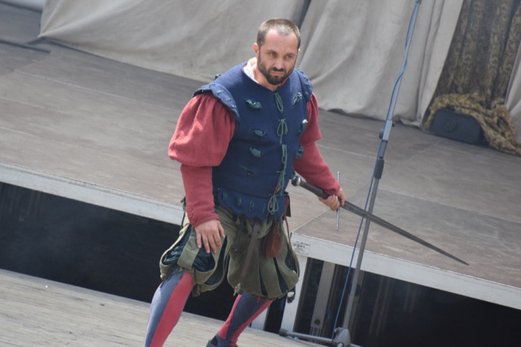 FOTOGALERIE: Středověká společnost ovládla Helfštýn. Podívejte se na fotky z prvního dne festivalu