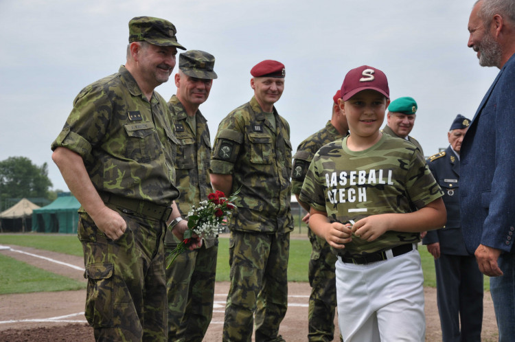 Olomoučtí baseballisté uctili válečné veterány, dorazil i pětadevadesátiletý generál Emil Boček