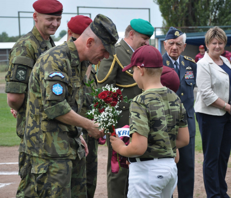 Olomoučtí baseballisté uctili válečné veterány, dorazil i pětadevadesátiletý generál Emil Boček