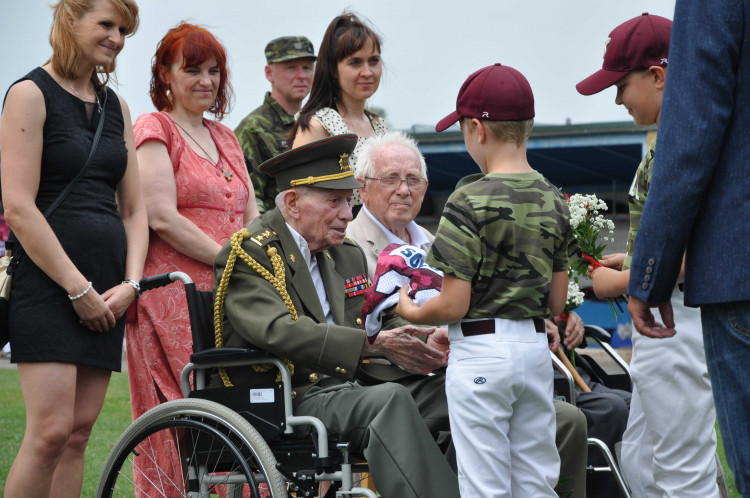 Olomoučtí baseballisté uctili válečné veterány, dorazil i pětadevadesátiletý generál Emil Boček