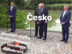FOTO: Internetové vtípky na prezidentovo veřejné pálení trenýrek