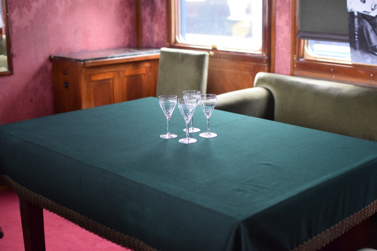 FOTO/VIDEO: Prezidentský vlak je v Olomouci, podívejte se do jeho útrob