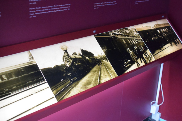 FOTO/VIDEO: Prezidentský vlak je v Olomouci, podívejte se do jeho útrob