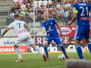 FOTOGALERIE: Sigma padla s Baníkem na hřišti i na tribunách. Tady jsou fotky