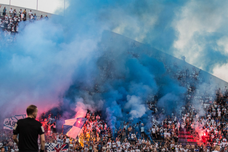 FOTOGALERIE: Sigma padla s Baníkem na hřišti i na tribunách. Tady jsou fotky