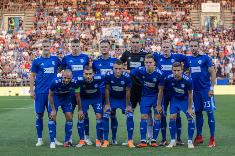 FOTOGALERIE: Celý stadion jim tleskal vestoje. Sigma ukázala, že vyhrát proti Seville není nemožné