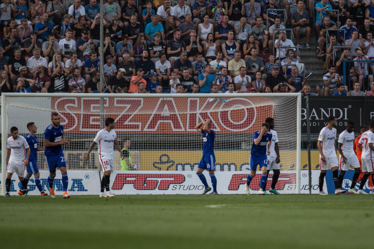 FOTOGALERIE: Celý stadion jim tleskal vestoje. Sigma ukázala, že vyhrát proti Seville není nemožné