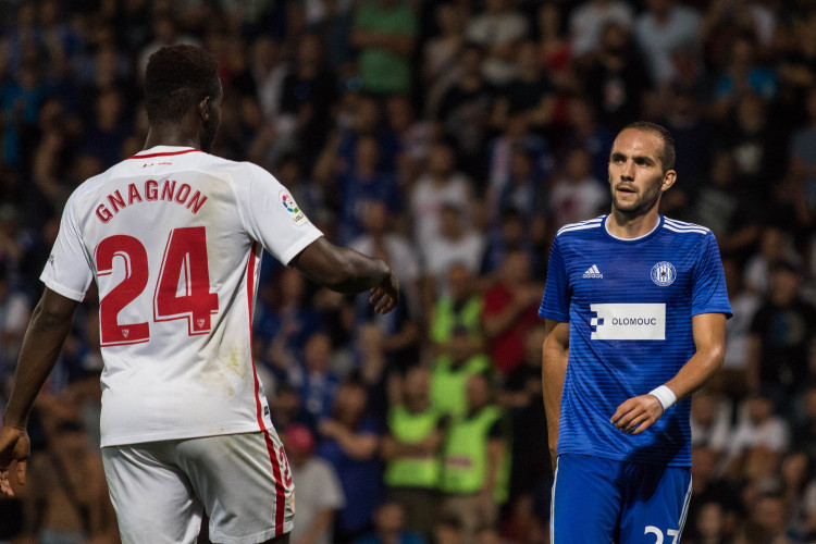 FOTOGALERIE: Celý stadion jim tleskal vestoje. Sigma ukázala, že vyhrát proti Seville není nemožné