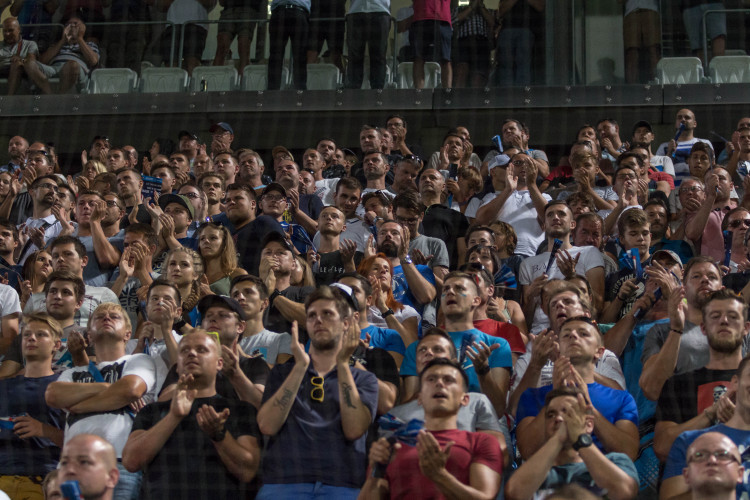 FOTOGALERIE: Celý stadion jim tleskal vestoje. Sigma ukázala, že vyhrát proti Seville není nemožné