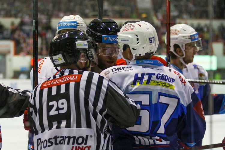 FOTOGALERIE: Mora byla Kometě rovnocenným soupeřem, padla s ní až v nájezdech