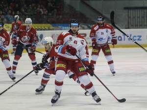 Kohouti vyhráli potřetí za sebou, Pardubice porazili 4:2. Zápas patřil Ondruškovi