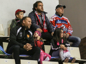 Kohouti vyhráli potřetí za sebou, Pardubice porazili 4:2. Zápas patřil Ondruškovi