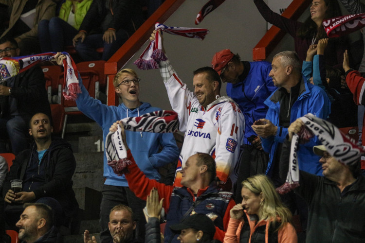 Kohouti vyhráli potřetí za sebou, Pardubice porazili 4:2. Zápas patřil Ondruškovi