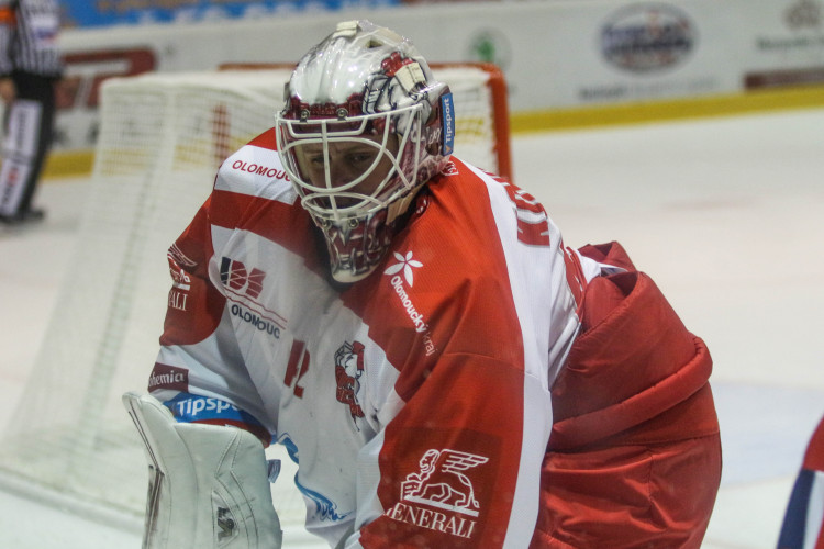 Kohouti vyhráli potřetí za sebou, Pardubice porazili 4:2. Zápas patřil Ondruškovi