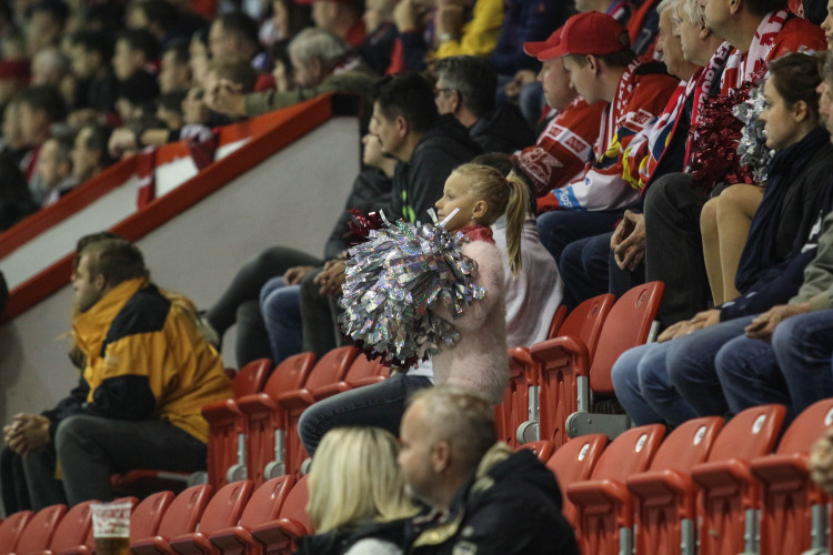 Kohouti vyhráli potřetí za sebou, Pardubice porazili 4:2. Zápas patřil Ondruškovi