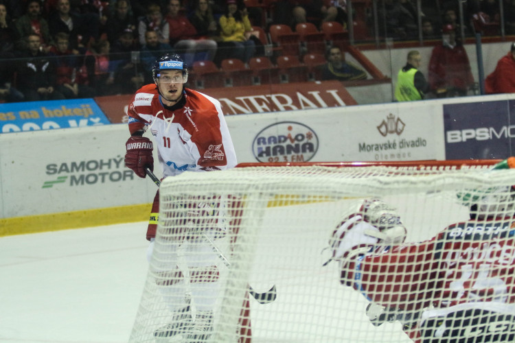 Kohouti vyhráli potřetí za sebou, Pardubice porazili 4:2. Zápas patřil Ondruškovi