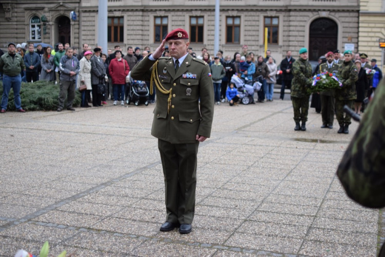 Podívejte se, jak probíhal pietní akt u pomníku T G. Masaryka k 28. říjnu