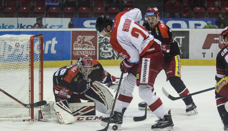 Kohouti porazili Hradec 3:1. Strapáč se blýskl hattrickem, Konrád čaroval