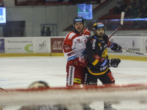 FOTOGALERIE: Hokejisté Olomouce porazili s přehledem Litvínov 3:1, zápas se protáhl kvůli opravě plexiskla