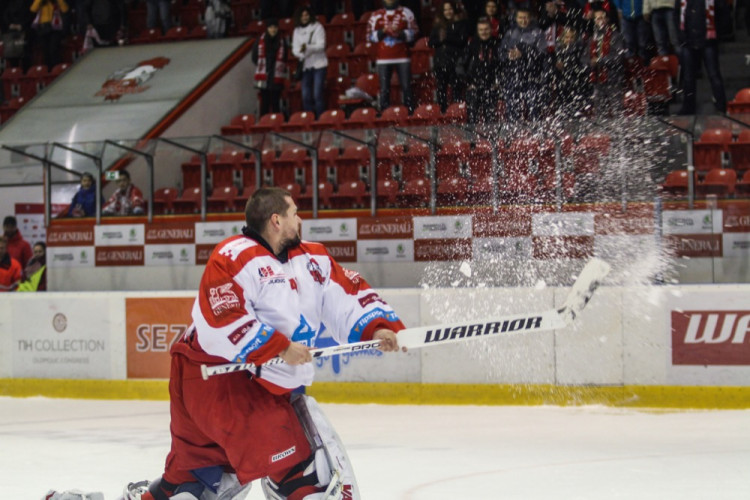 FOTOGALERIE: Hokejisté Olomouce porazili s přehledem Litvínov 3:1, zápas se protáhl kvůli opravě plexiskla