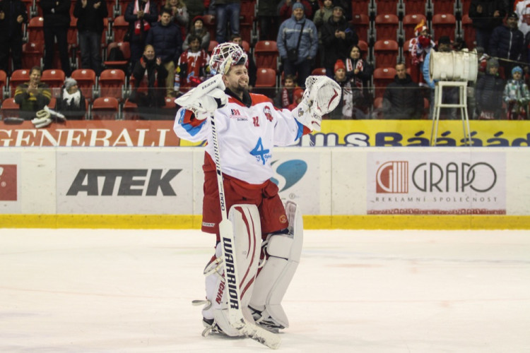 FOTOGALERIE: Hokejisté Olomouce porazili s přehledem Litvínov 3:1, zápas se protáhl kvůli opravě plexiskla