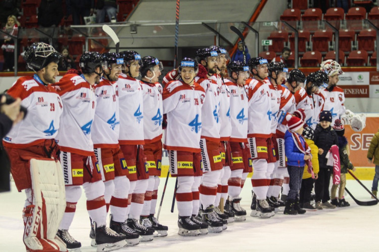 FOTOGALERIE: Hokejisté Olomouce porazili s přehledem Litvínov 3:1, zápas se protáhl kvůli opravě plexiskla