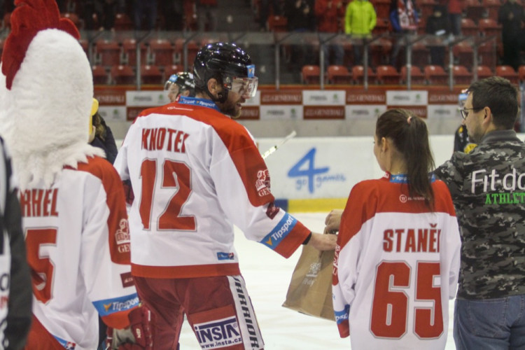 FOTOGALERIE: Hokejisté Olomouce porazili s přehledem Litvínov 3:1, zápas se protáhl kvůli opravě plexiskla