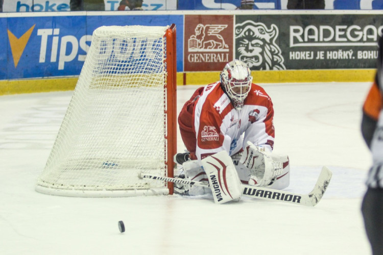 FOTOGALERIE: Hokejisté Olomouce porazili s přehledem Litvínov 3:1, zápas se protáhl kvůli opravě plexiskla