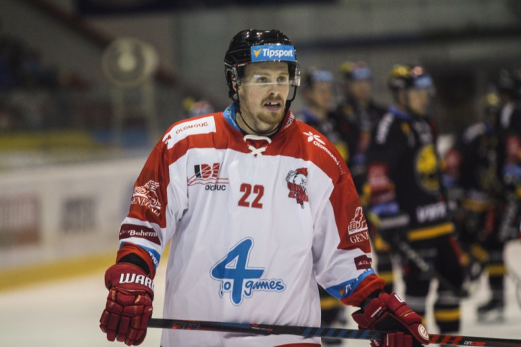 FOTOGALERIE: Hokejisté Olomouce porazili s přehledem Litvínov 3:1, zápas se protáhl kvůli opravě plexiskla