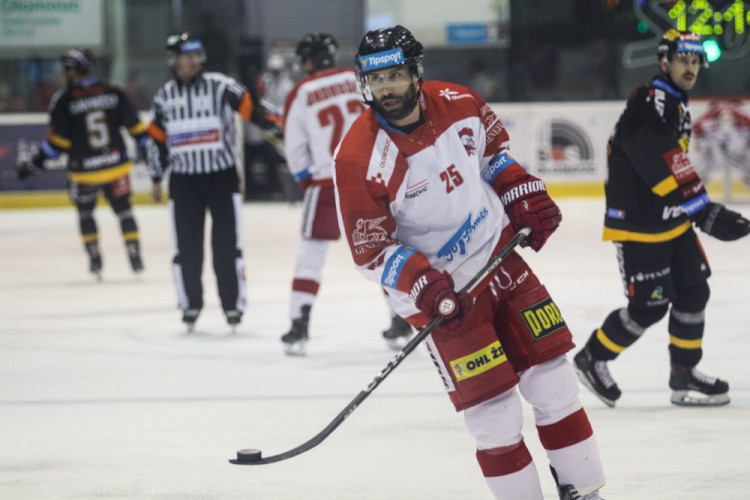 FOTOGALERIE: Hokejisté Olomouce porazili s přehledem Litvínov 3:1, zápas se protáhl kvůli opravě plexiskla