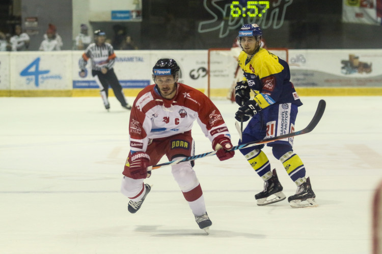 FOTOGALERIE: Souboj kohoutů s ševci měl všechno – od bitek až po sladkou oslavu vítězství