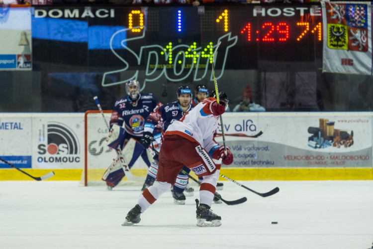 FOTOGALERIE: Mora v posledním zápasu roku prohrála s Vítkovicemi 2:5