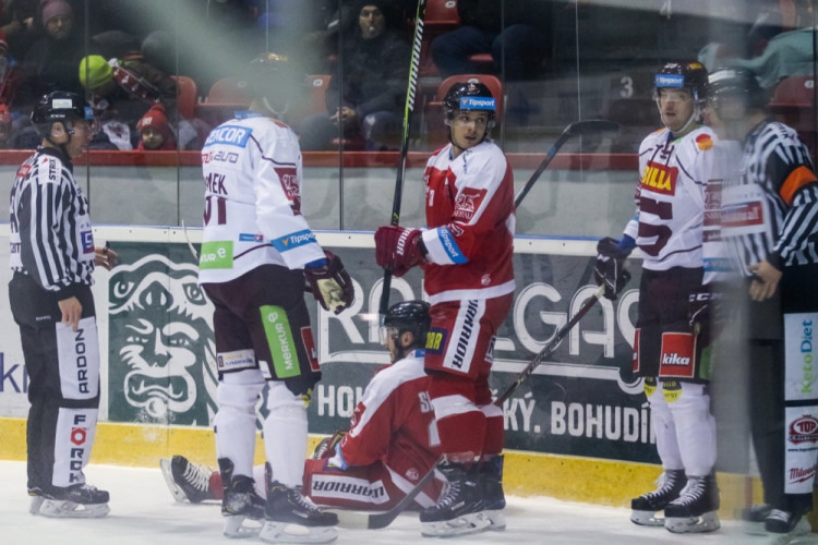 FOTOGALERIE: Mora byla proti Spartě bezzubá, na domácím ledě padla 0:3