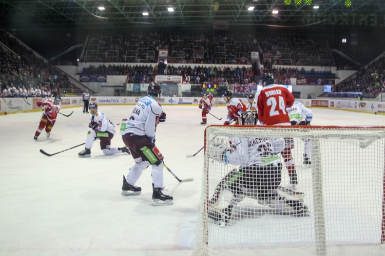 FOTOGALERIE: Mora byla proti Spartě bezzubá, na domácím ledě padla 0:3