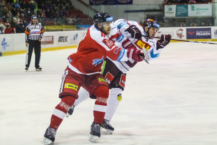 FOTOGALERIE: Mora byla proti Spartě bezzubá, na domácím ledě padla 0:3