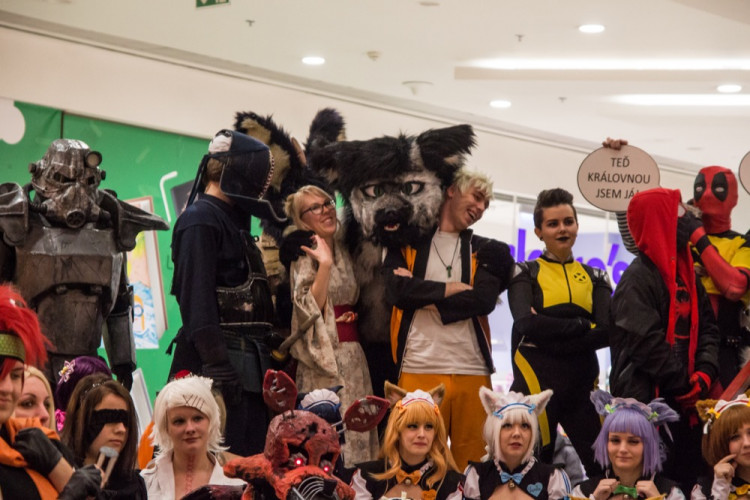 FOTOGALERIE: Šantovku dnes ovládly desítky cosplayerů. Podívejte se na nádherné masky!