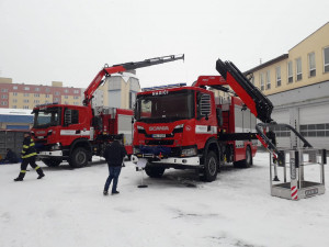Předání nové techniky profesionálním hasičům v Olomouci