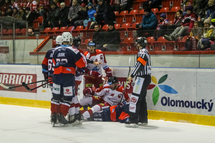FOTOGALERIE: Výhra, kterou Mora potřebovala jak súl. Doma porazila Chomutov 3:1
