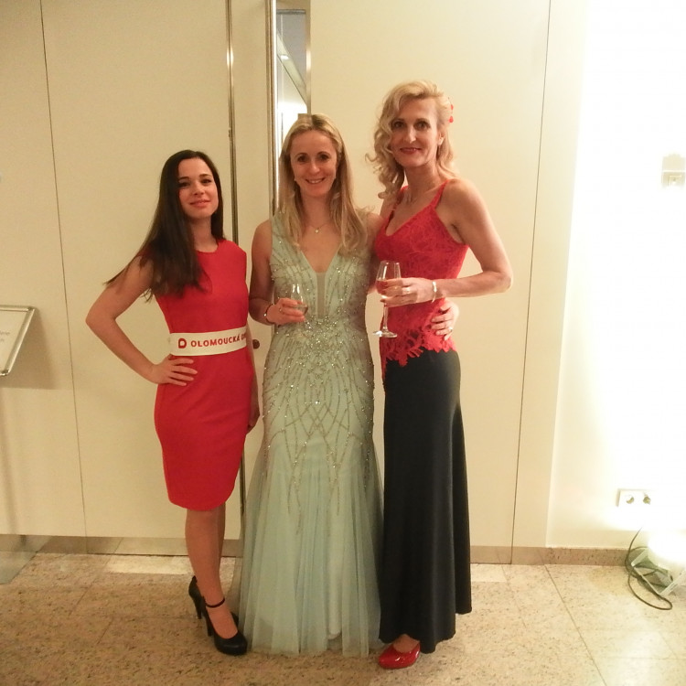 FOTOGALERIE: Dostali jste od Olomoucké Drbny na Olomouckém plese fotku na památku? Tady je webová galerie!