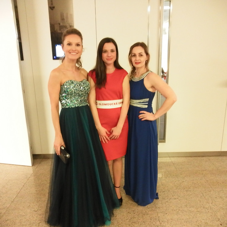 FOTOGALERIE: Dostali jste od Olomoucké Drbny na Olomouckém plese fotku na památku? Tady je webová galerie!