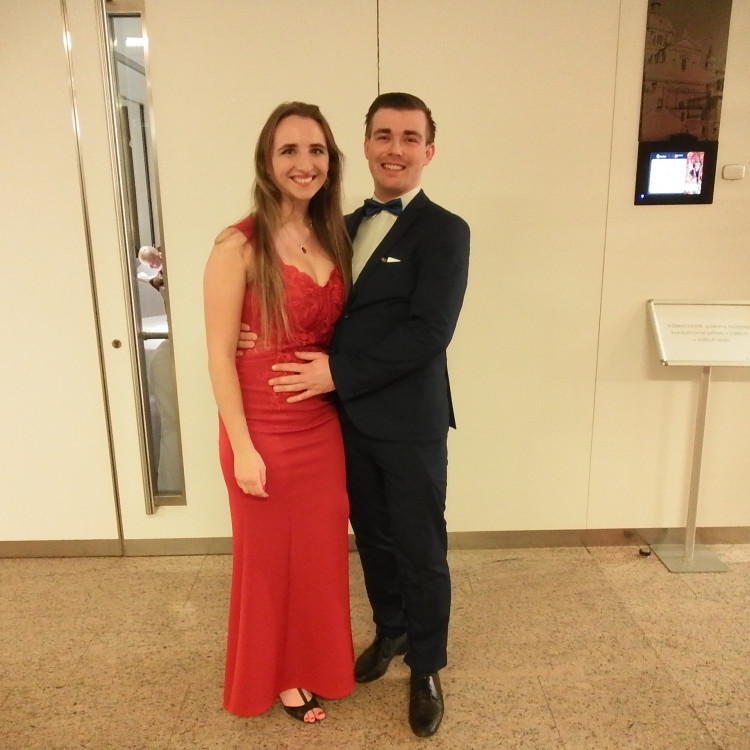 FOTOGALERIE: Dostali jste od Olomoucké Drbny na Olomouckém plese fotku na památku? Tady je webová galerie!