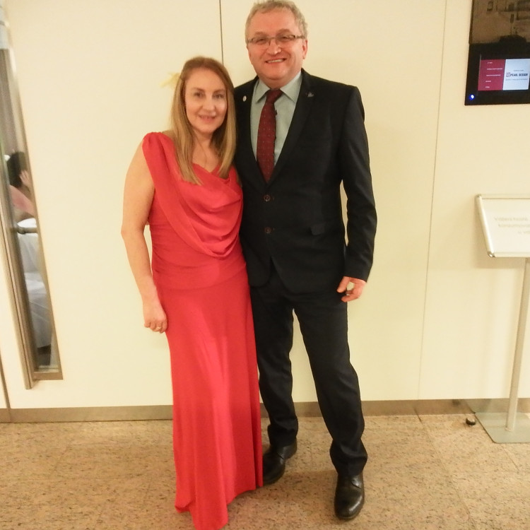 FOTOGALERIE: Dostali jste od Olomoucké Drbny na Olomouckém plese fotku na památku? Tady je webová galerie!