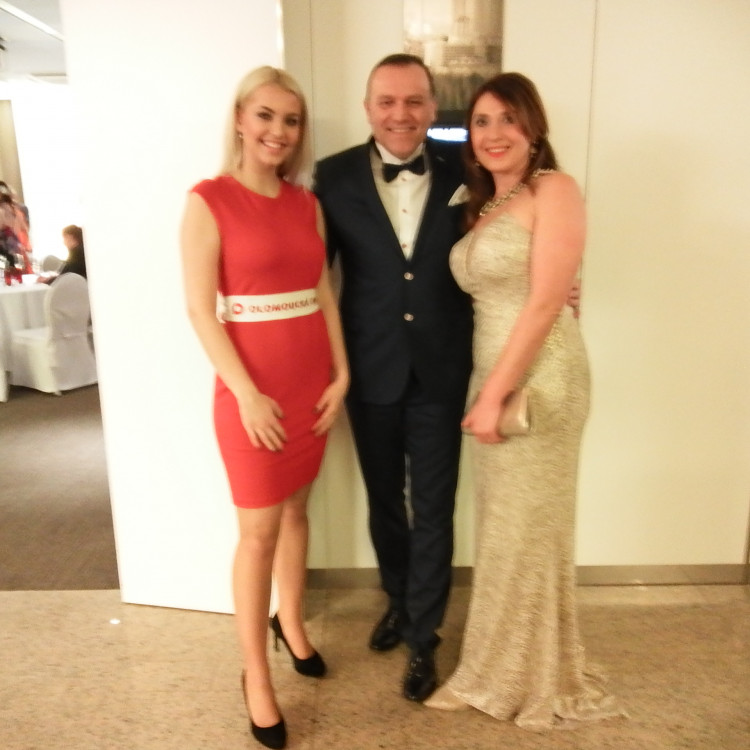 FOTOGALERIE: Dostali jste od Olomoucké Drbny na Olomouckém plese fotku na památku? Tady je webová galerie!