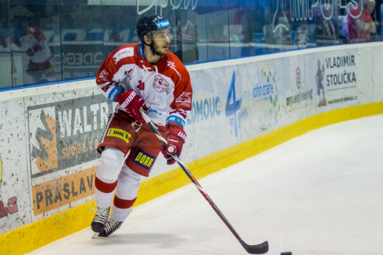 FOTOGALERIE: Indiáni vyhráli v Olomouci druhé utkání 3:2, Kohouti pojedou do Plzně za stavu série 2:2