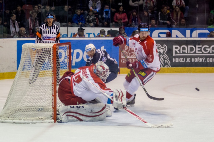 FOTOGALERIE: Indiáni vyhráli v Olomouci druhé utkání 3:2, Kohouti pojedou do Plzně za stavu série 2:2