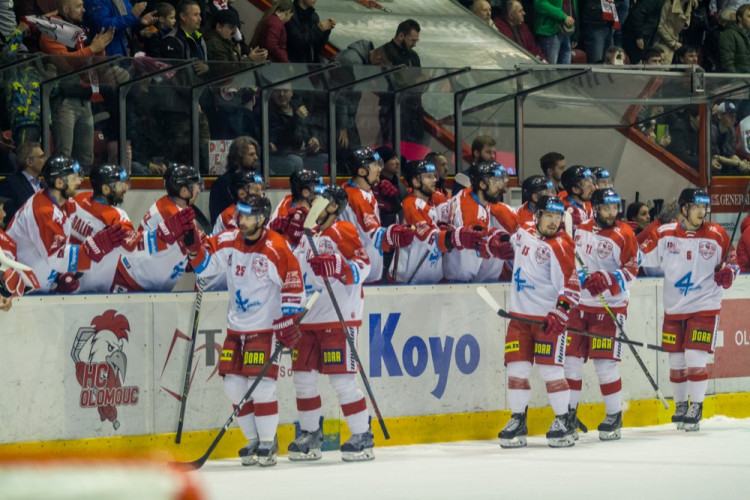 FOTOGALERIE: Indiáni vyhráli v Olomouci druhé utkání 3:2, Kohouti pojedou do Plzně za stavu série 2:2