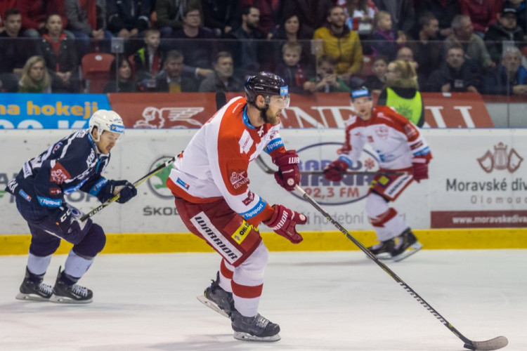 FOTOGALERIE: Indiáni vyhráli v Olomouci druhé utkání 3:2, Kohouti pojedou do Plzně za stavu série 2:2
