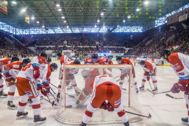 FOTOGALERIE: Indiáni vyhráli v Olomouci druhé utkání 3:2, Kohouti pojedou do Plzně za stavu série 2:2