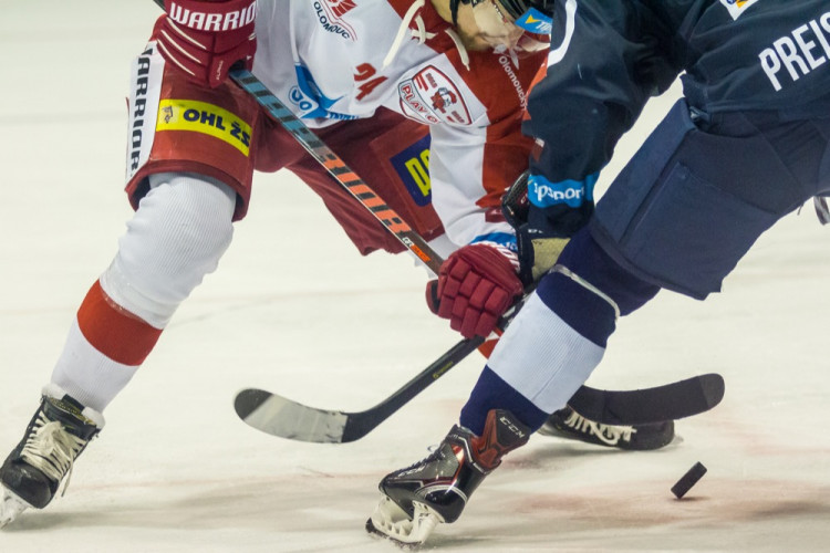 FOTOGALERIE: Indiáni vyhráli v Olomouci druhé utkání 3:2, Kohouti pojedou do Plzně za stavu série 2:2